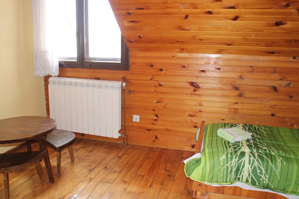 Hostel Hikers Den Žabljak Rum bild